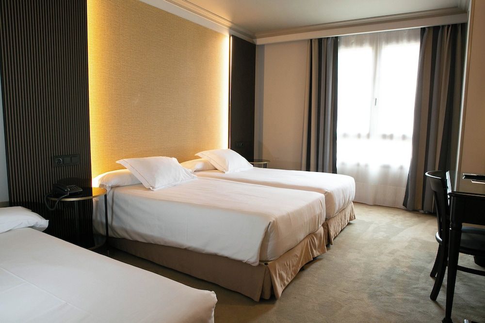 Hotel Sercotel Ciudad de Oviedo Standard Double Room (with extra bed) 5