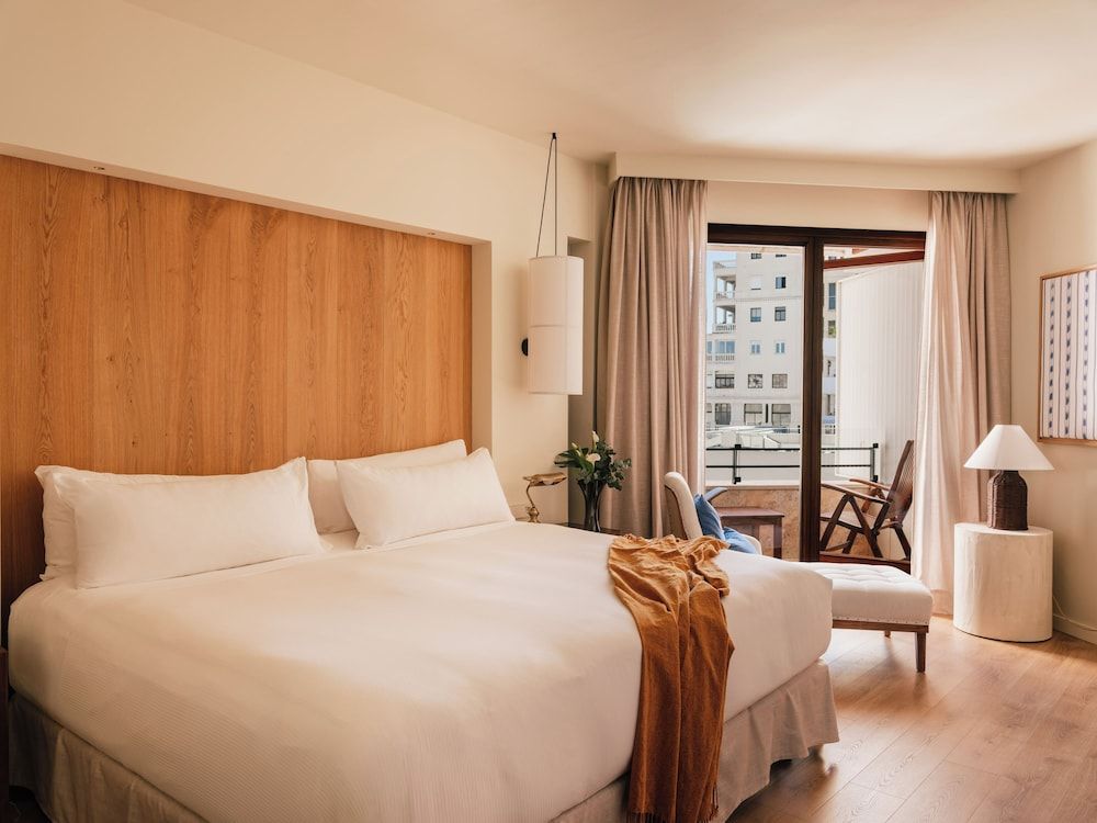 Deluxe Room, Connecting Rooms