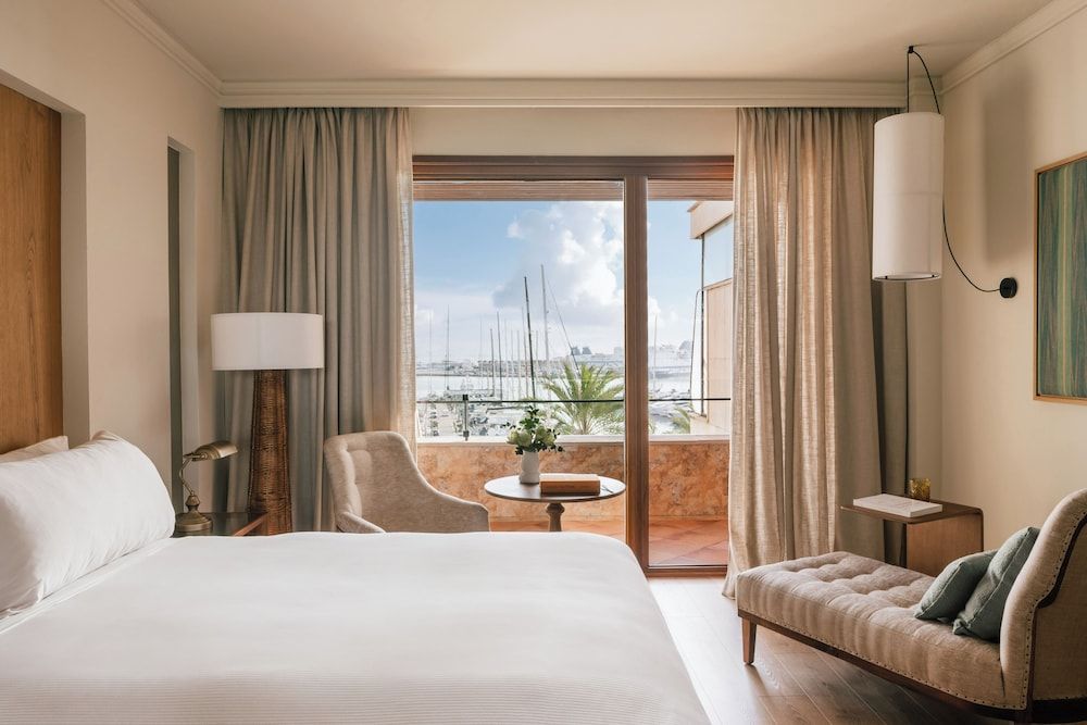 Supreme Room Sea and Cathedral View