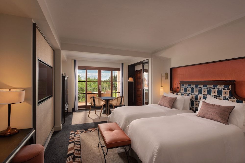 Deluxe Room, 1 King Bed, Non Smoking, Garden View (Balcony)