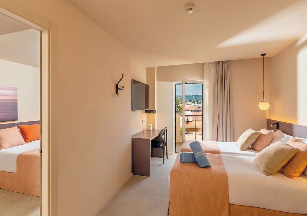 AQUA Hotel Promenade & Spa Family Quadruple Room (3 adults and 1 child) 3