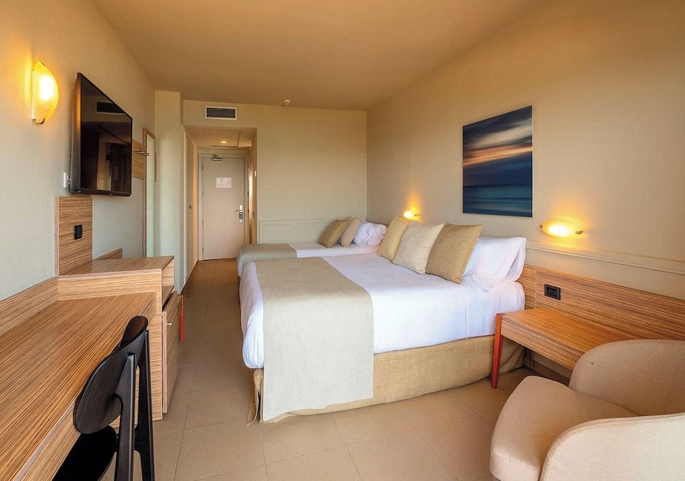 Design Triple Room