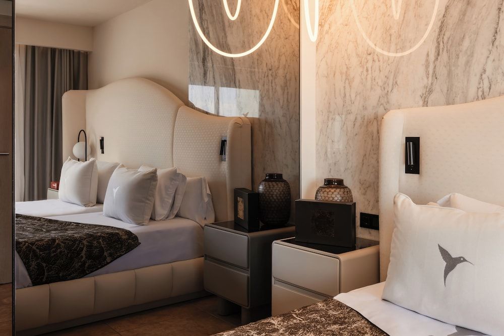The Twist & Go Room - Entrance to Ushuaia Club Included
