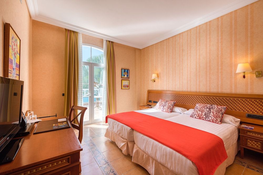 Superior Double Room (2 Adults)