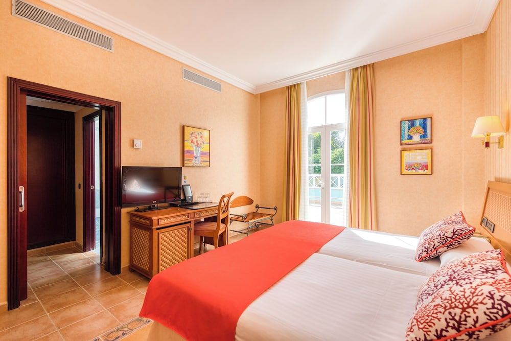 Superior Double Room (2 Adults)