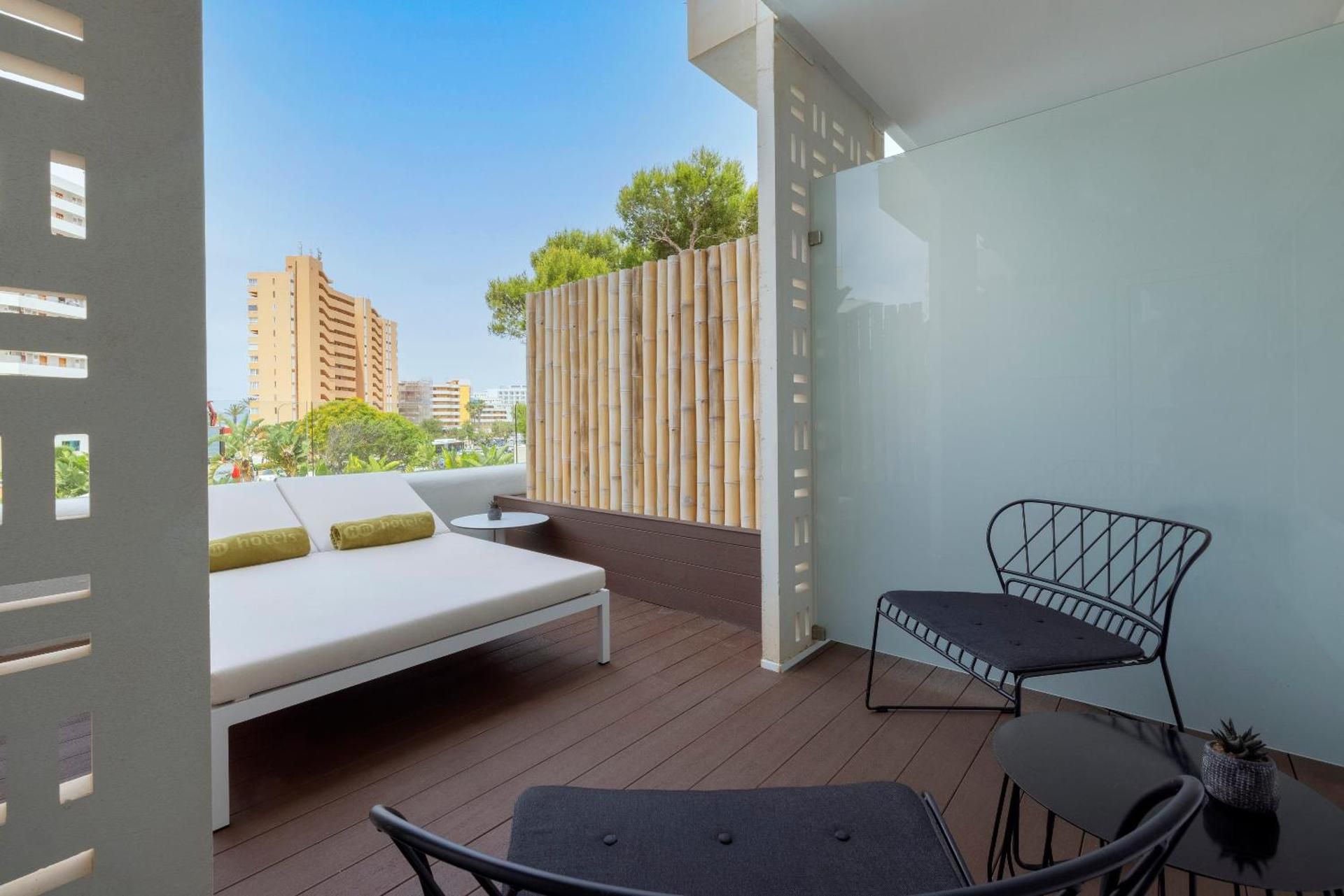 Premium Twin Room with Terrace