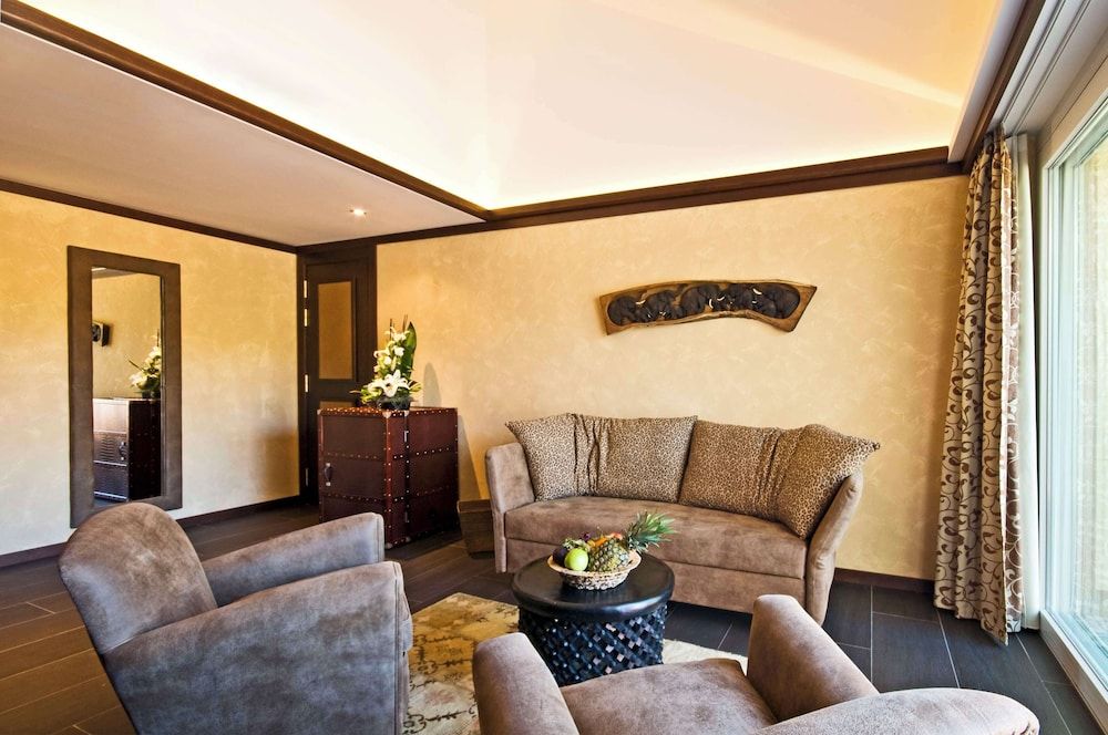 Suite (African)