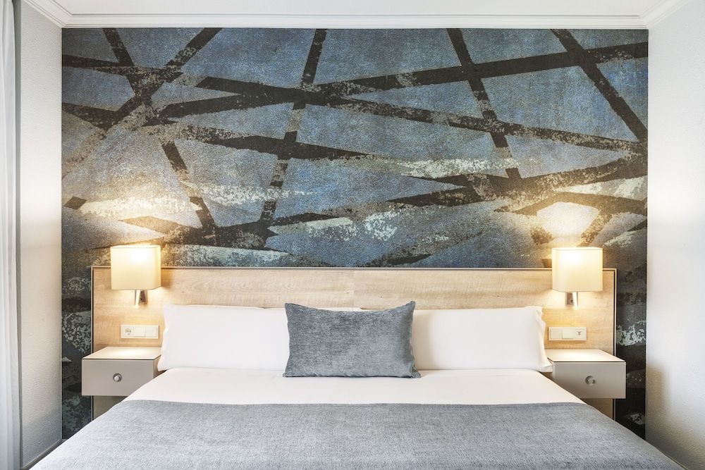 Sallés Hotel Ciutat del Prat Barcelona Airport Cruise Package with Transfer to the Port 3