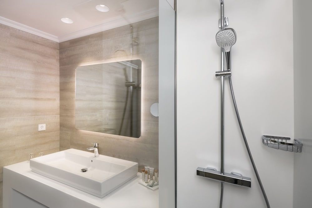 Sallés Hotel Ciutat del Prat Barcelona Airport Cruise Package with Transfer to the Port 6