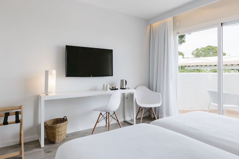 Double Room Single Use, Balcony, Pool View