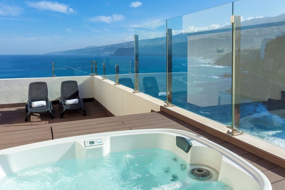 The Level Grand Premium Room Frontal Sea View with Whirlpool