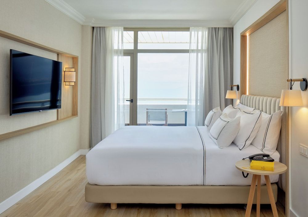 The Level Premium Frontal Sea View