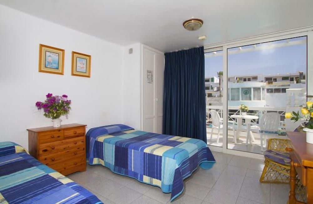 Studio, 2 Twin Beds