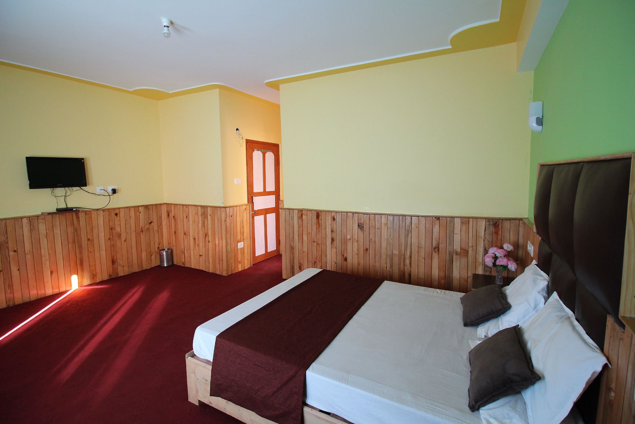 Delight Royal Lachen Super Deluxe Room 6