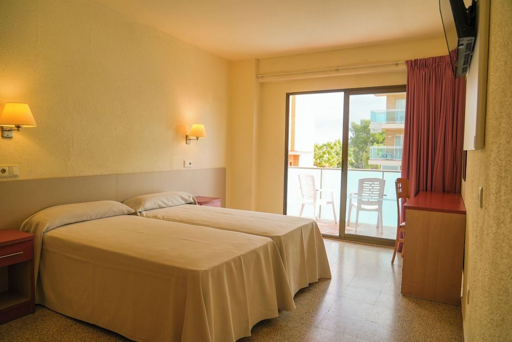 Triple Room (2 Adults + 1 Child)