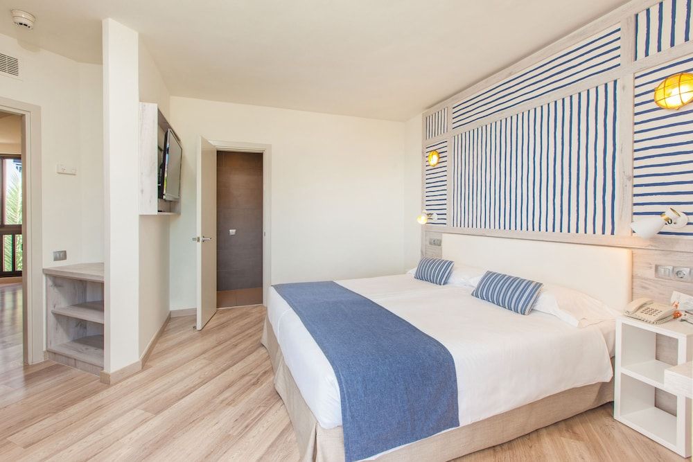 Corallium Beach by Lopesan Hotels - Adults Only Senior Suite, Balcony 3