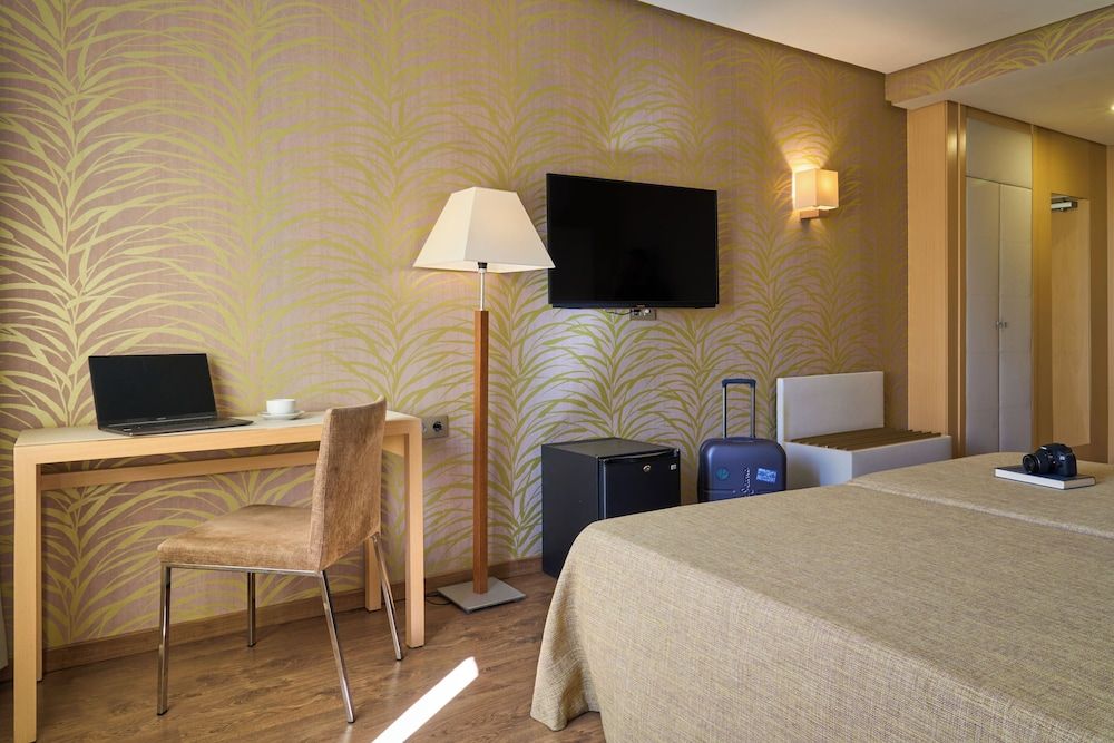 Macià Doñana Double Room with extra bed for adults 8