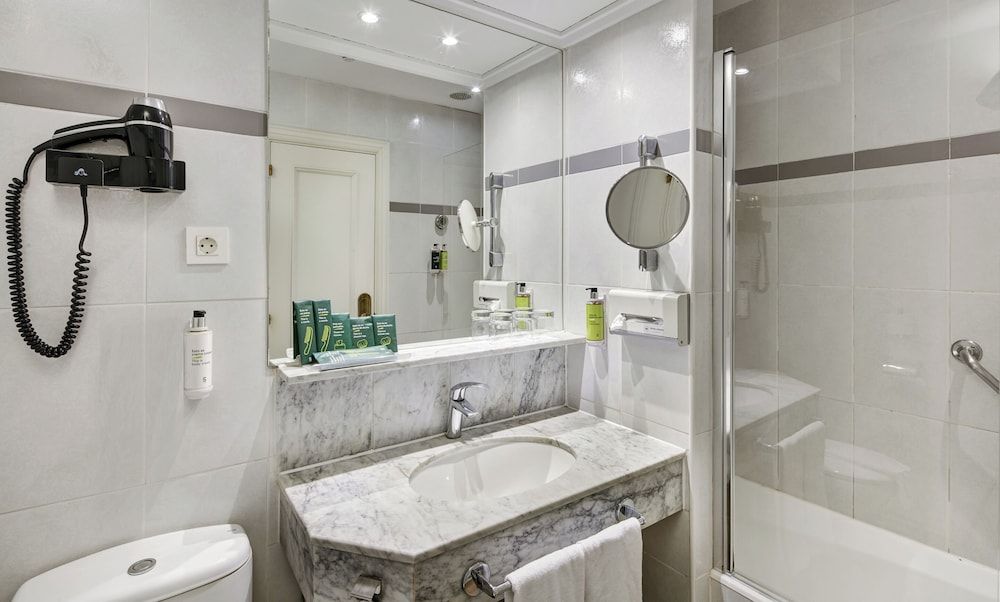 Sercotel Hotel Europa Basic Room (Basic) 3