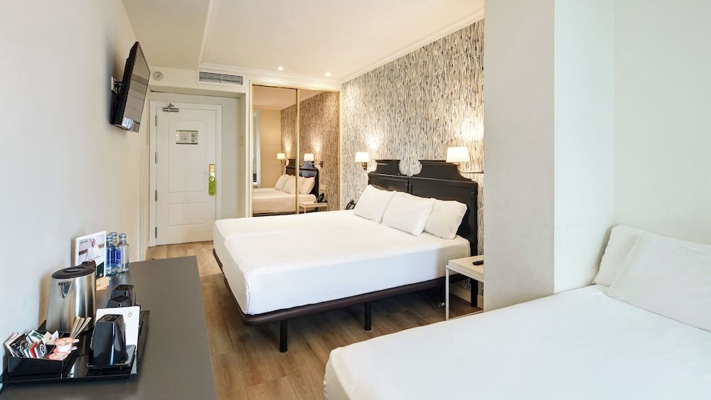 Sercotel Hotel Europa Classic Triple Room