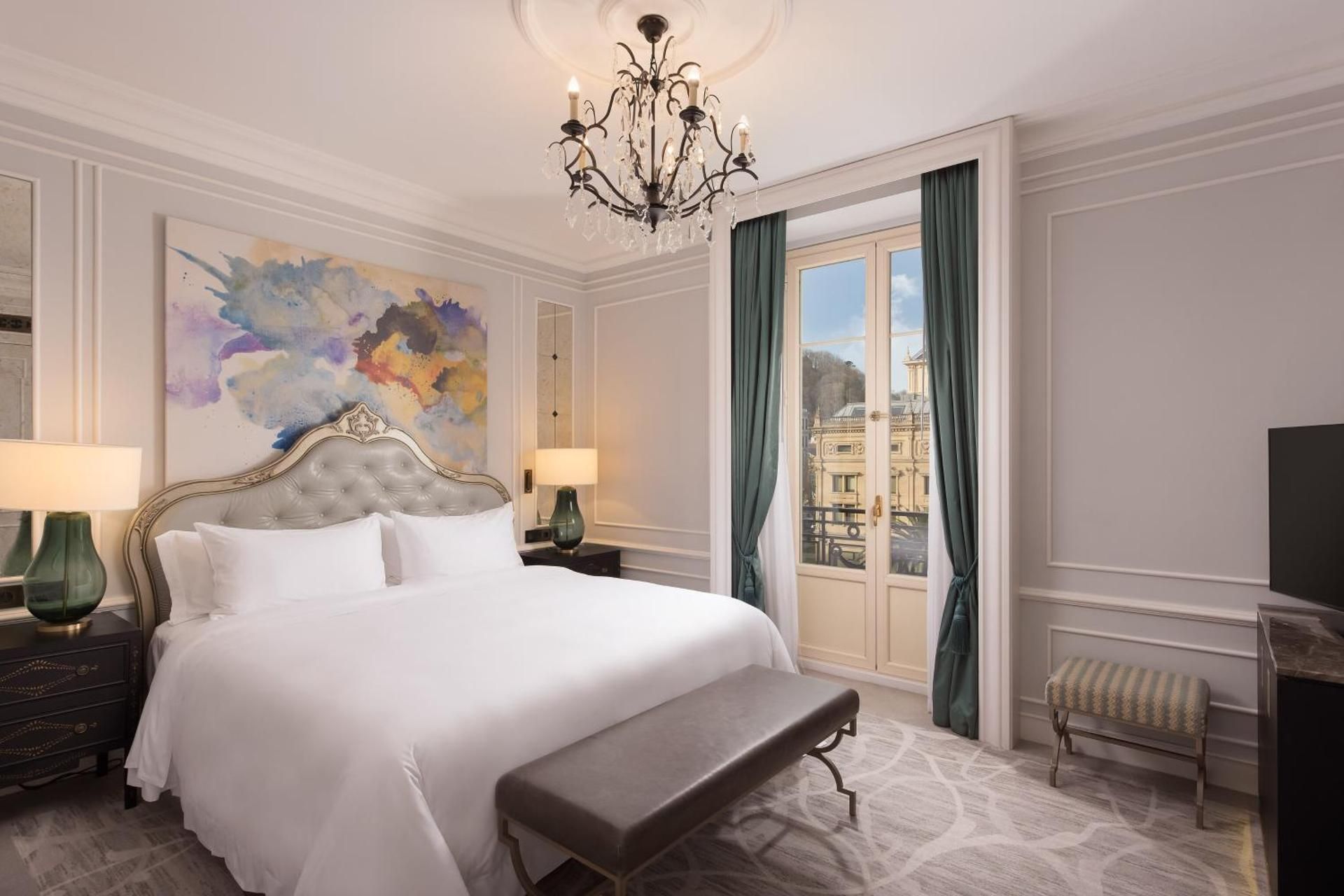 Junior, 1 Bedroom Suite, 1 King, River view