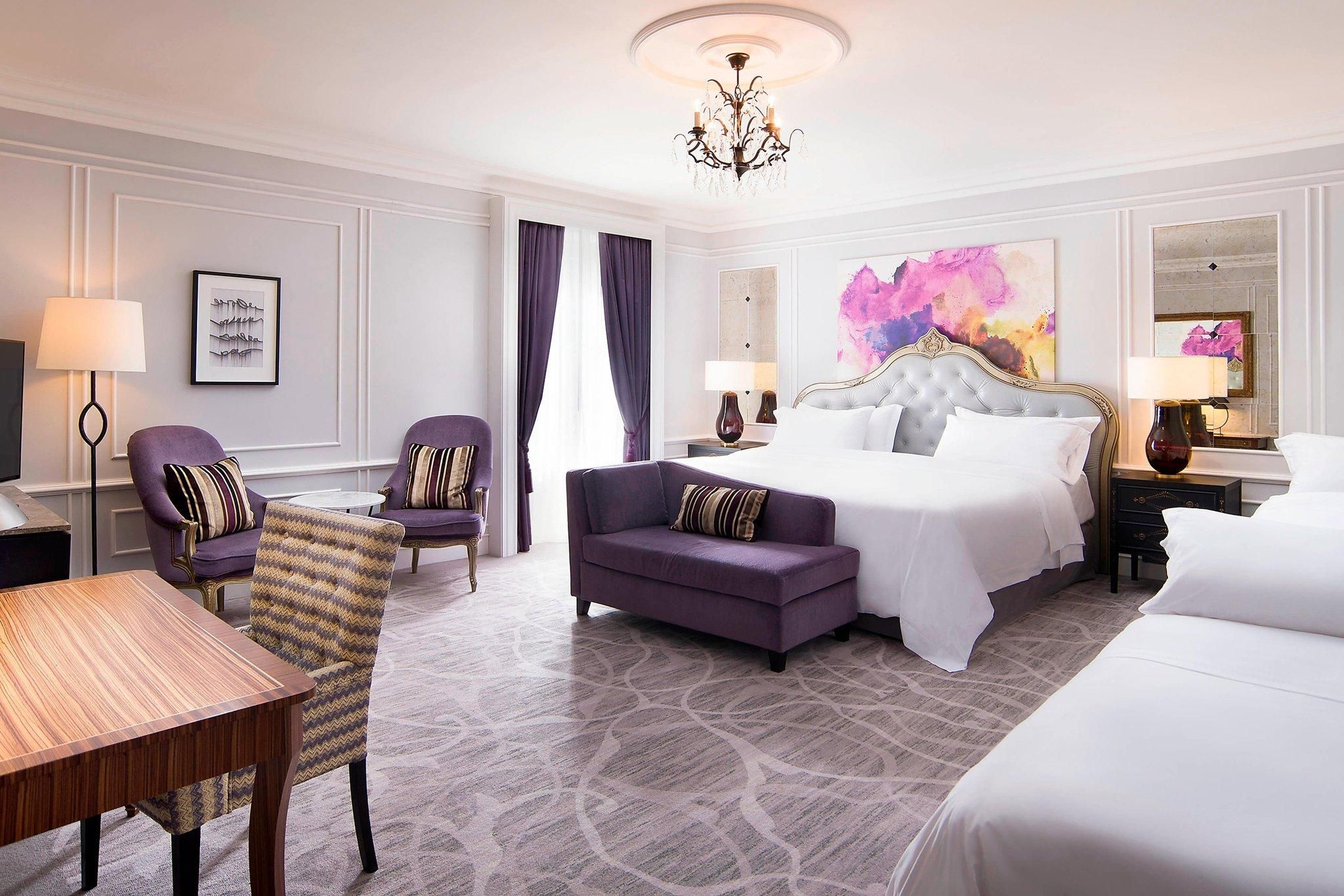 Family room, Guest room, 1 King, Garden view
