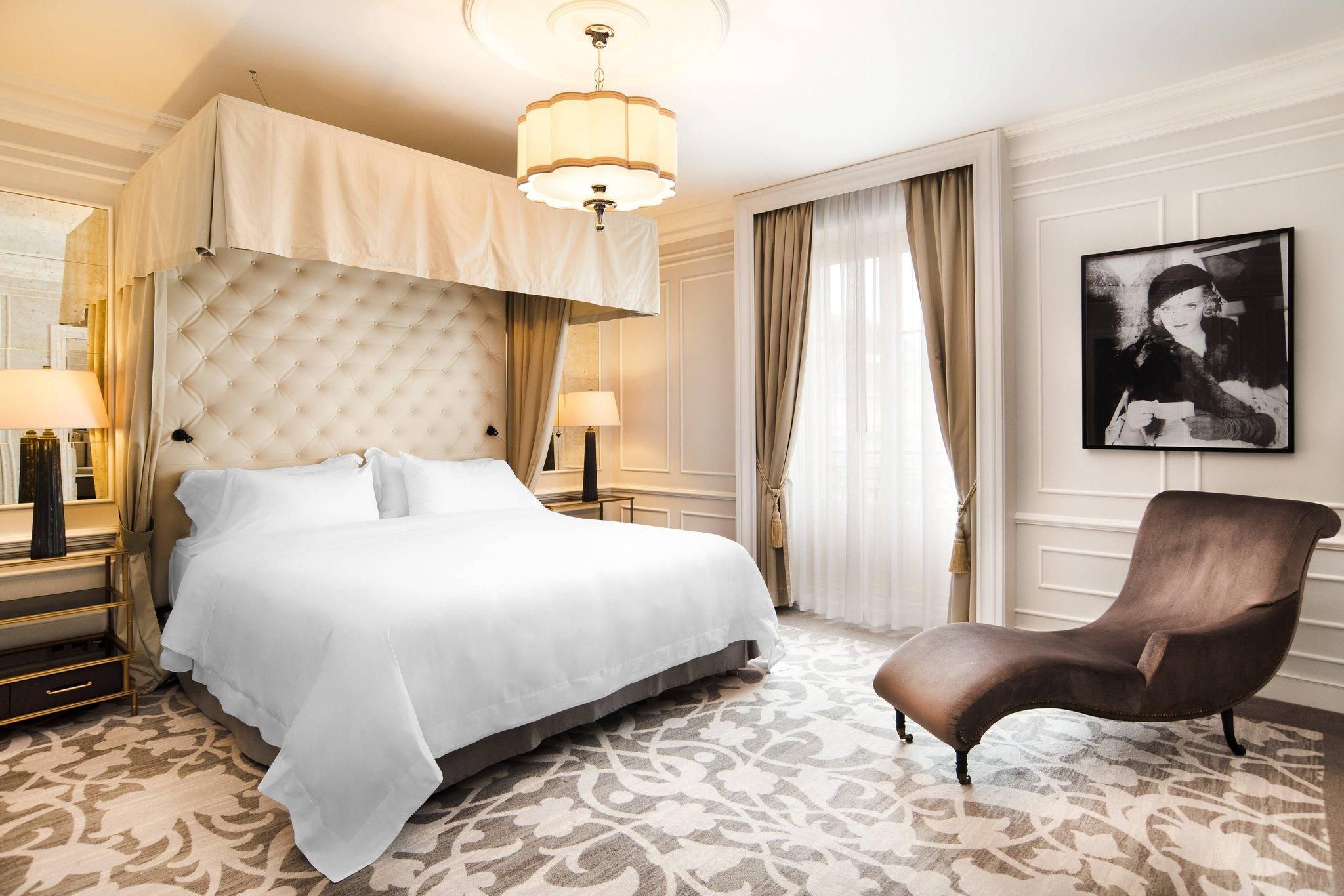 Bette Davis Suite, 1 Bedroom Suite, 1 King, River view, Corner room, High floor