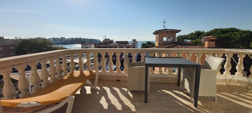 Van Der Valk Hotel Barcarola Comfort Twin Room with Pool Views (No Lift) 2