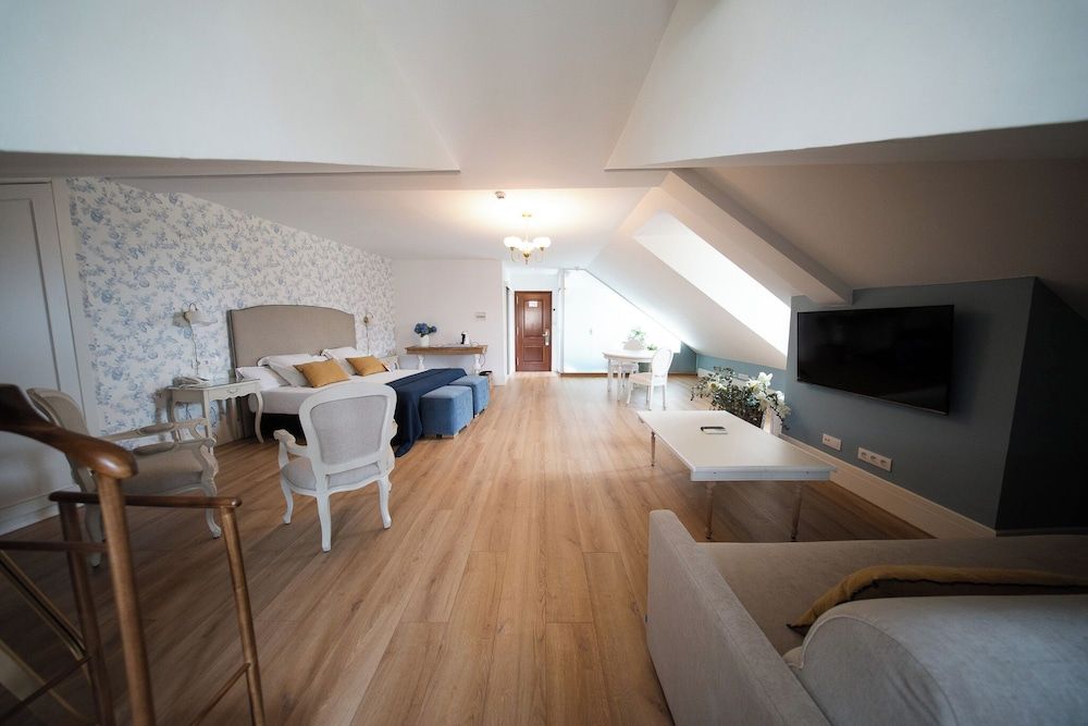 Hotel Infanta Isabel Superior Double Room (Deluxe)