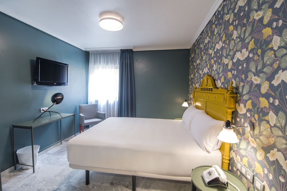 undefined Petit Palace Puerta de Triana 5