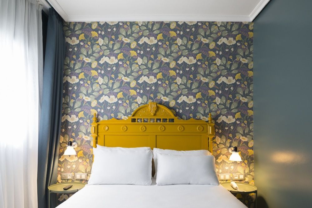 Petit Palace Puerta de Triana Basic Double Room 4