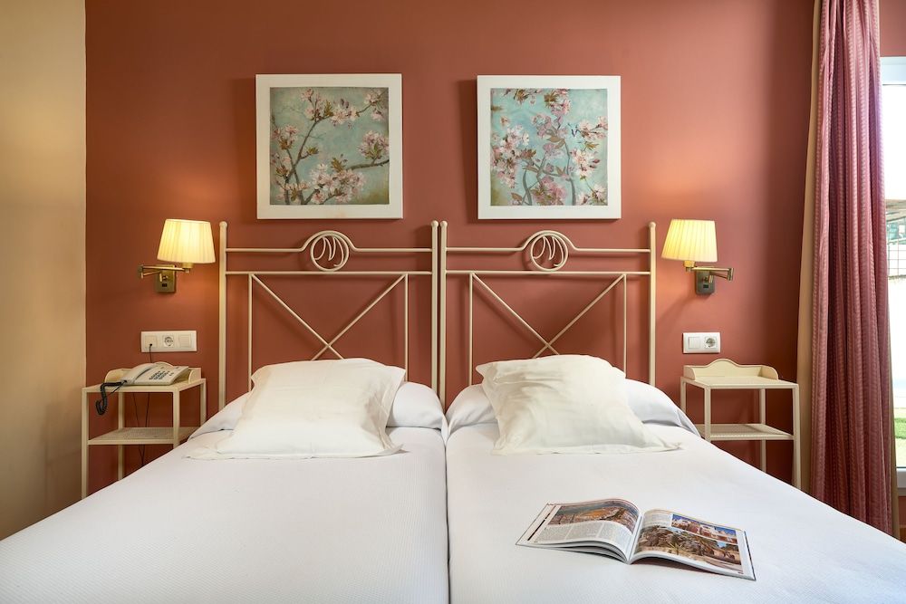 Hotel Murillo Twin Room 3
