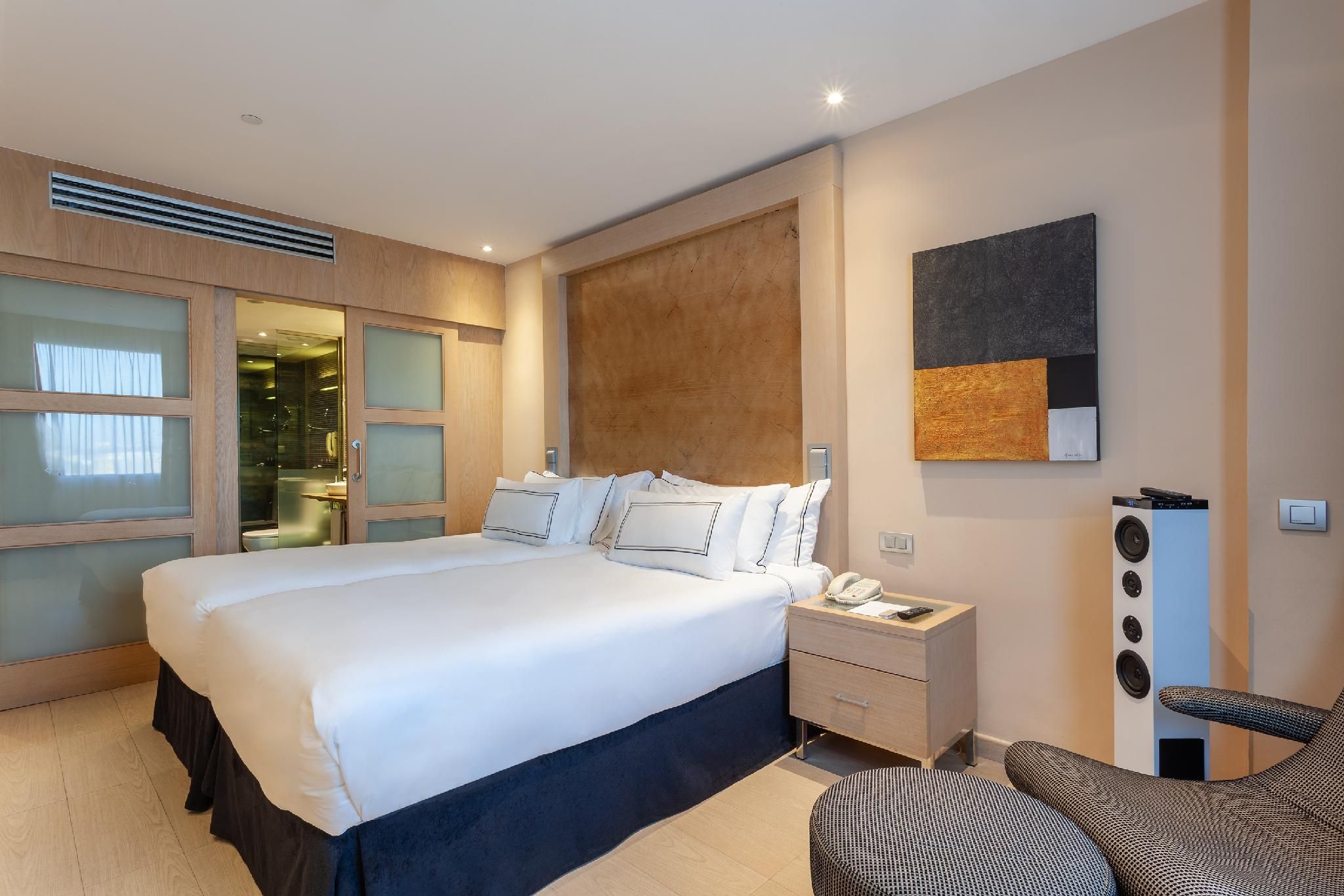 Melia The Level Room