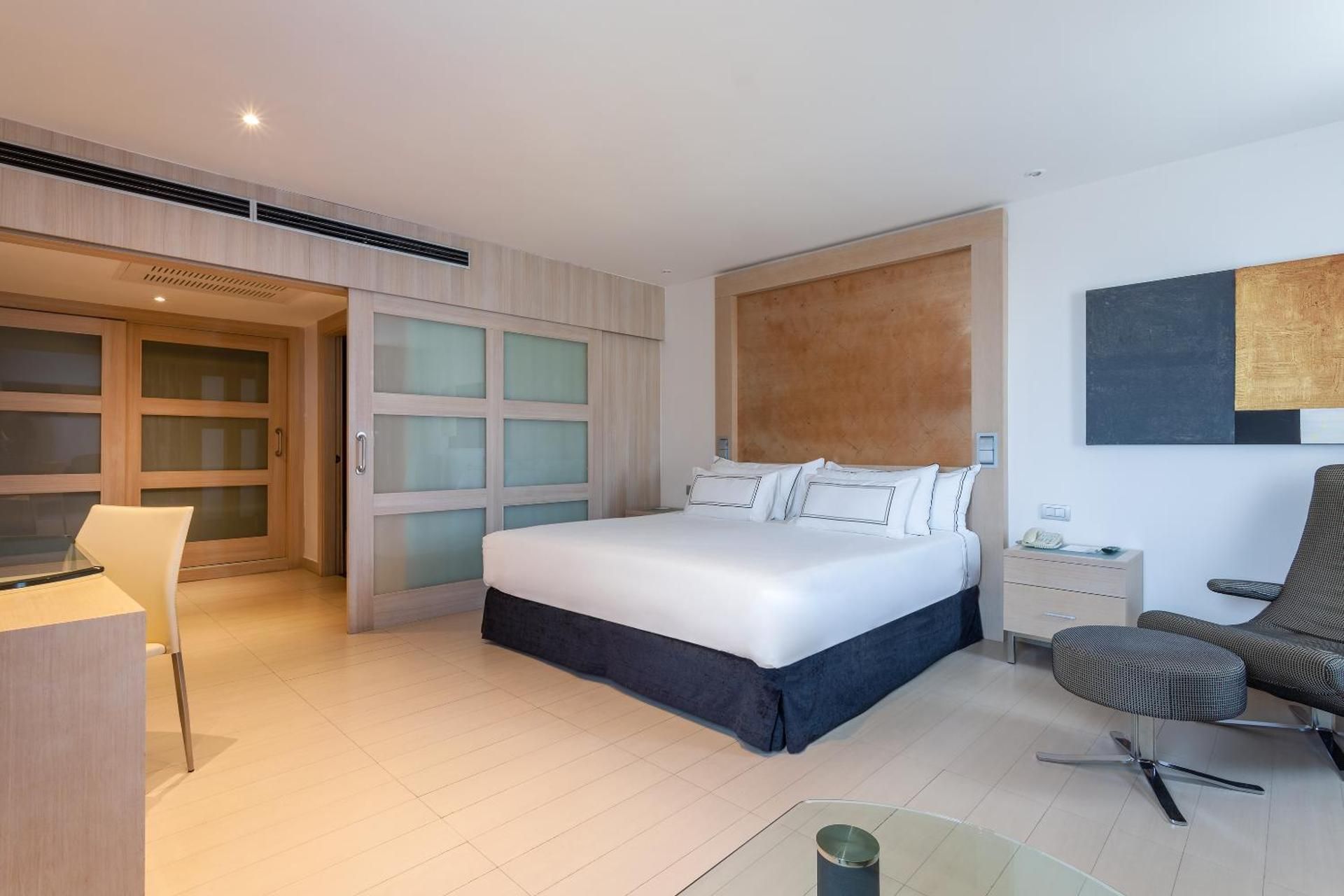 Premium Room (2 Adults + 2 Children)