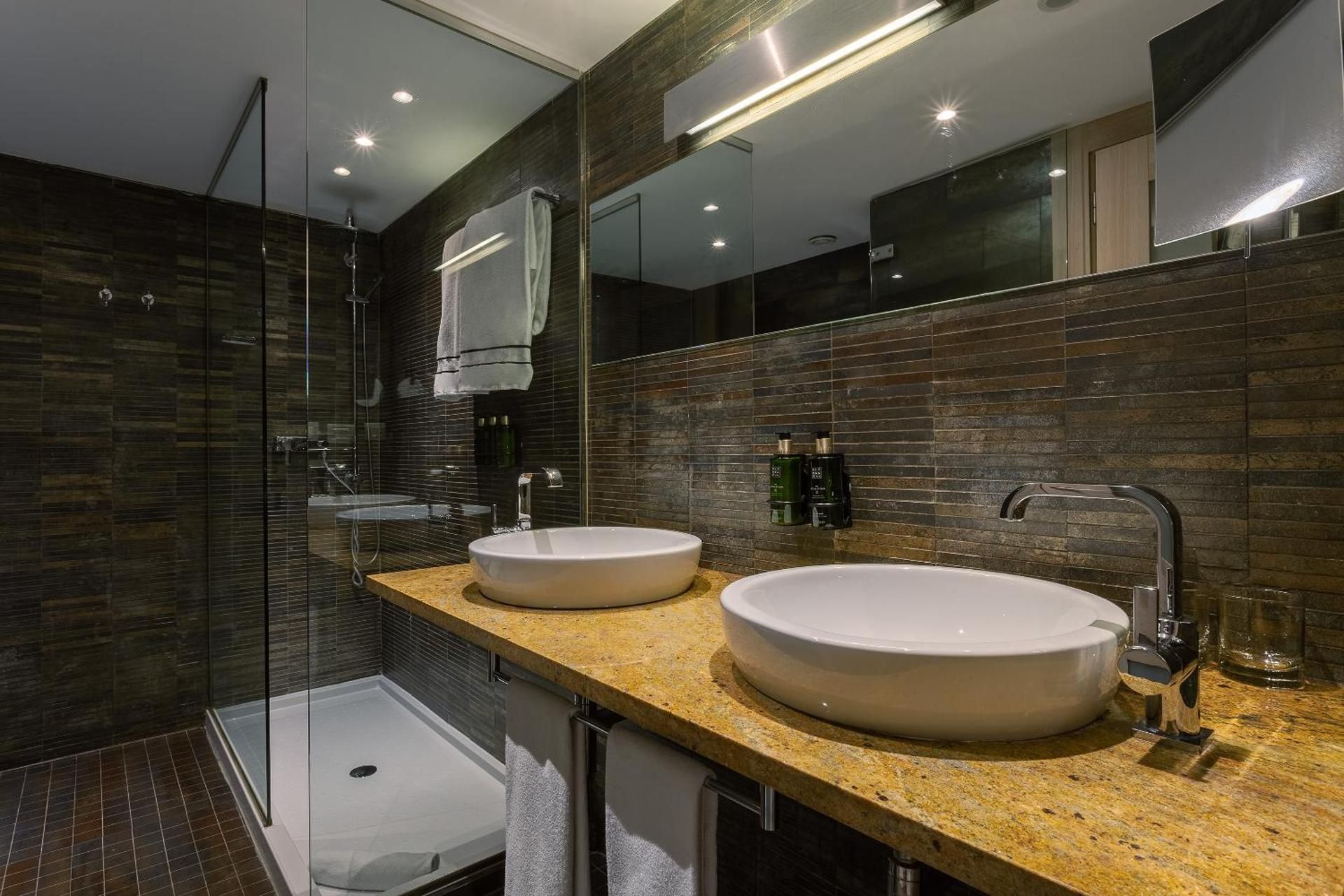 Premium Room (2 Adults + 2 Children)