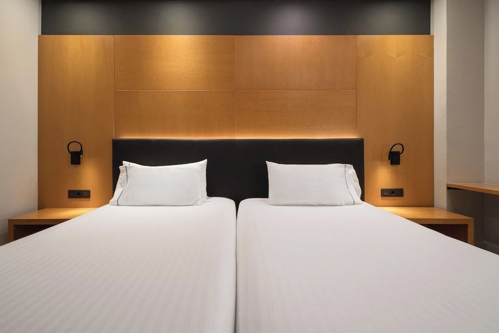 Superior Double Room, Terrace (Sharing Bed 2A + 1C)