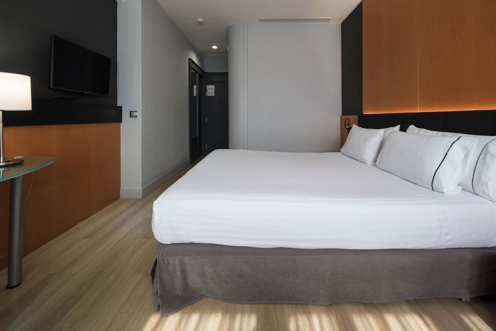 Double Room, Pool View (Parking Included)