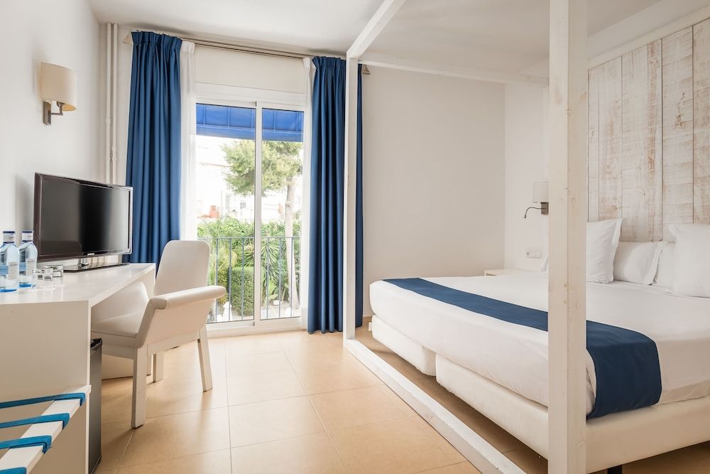 Hotel Medium Sitges Park Double or Twin Room, Garden View 2