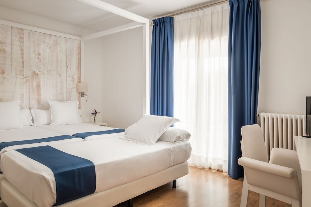 Hotel Medium Sitges Park Triple Room 4