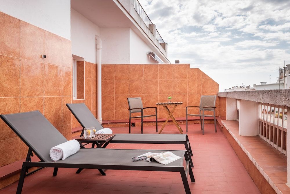 Hotel Medium Sitges Park Double or Twin Room, Terrace 4