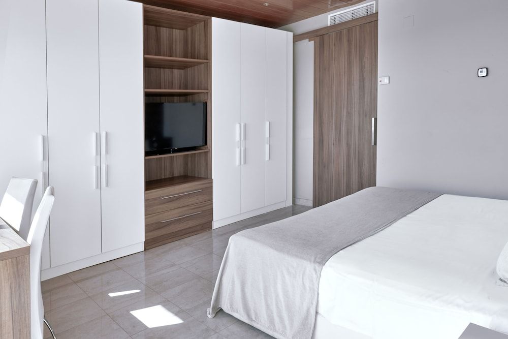 Hotel Sunway Playa Golf & Spa Sitges Junior Suite, 2 Bedrooms, Sea View 2