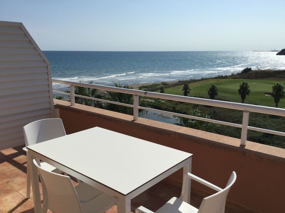 Hotel Sunway Playa Golf & Spa Sitges Junior Suite, 2 Bedrooms, Sea View 5