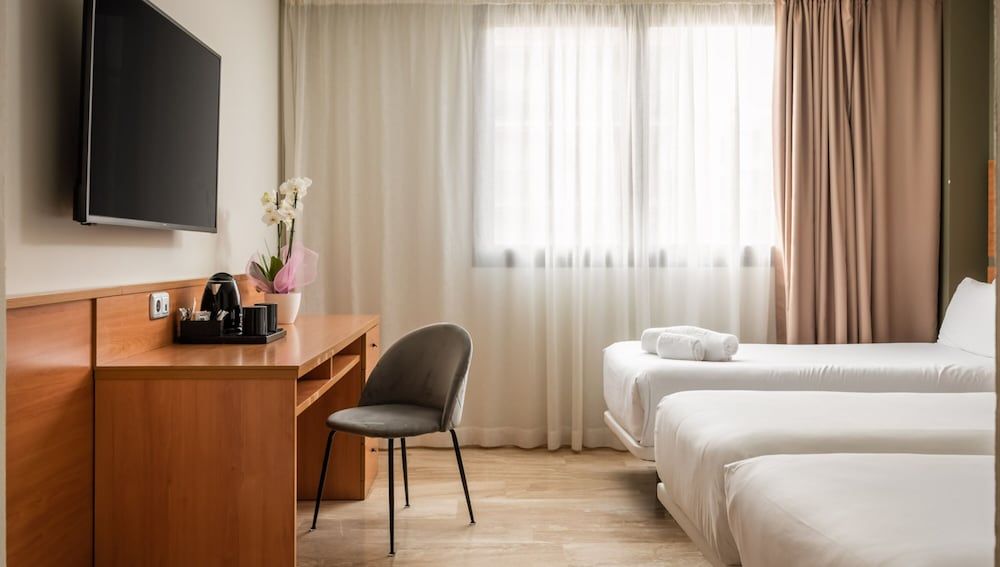 Hotel SB Express Tarragona Triple Room (2 adultos + 1 niño)