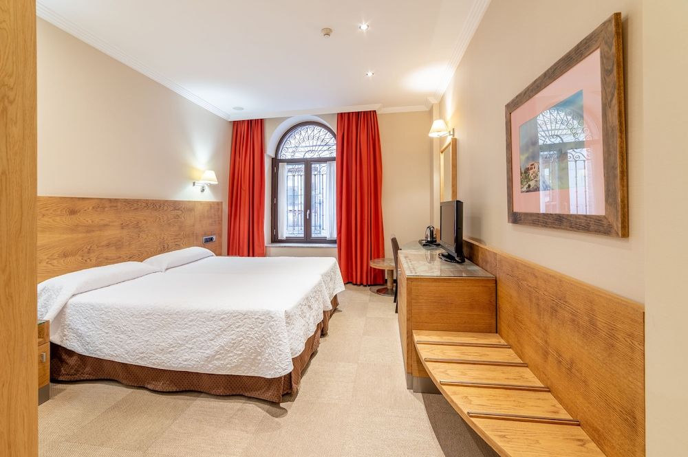 Hotel San Juan de los Reyes Double Room, 2 Twin Beds, Accessible 2
