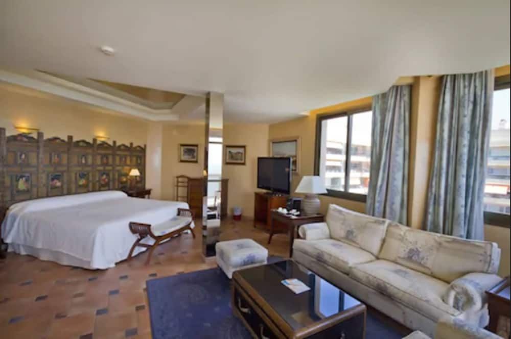 Luxury Suite (2 pax)