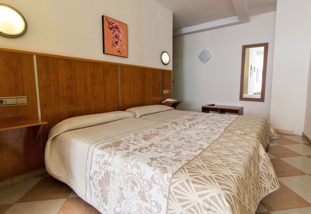 NCH Hotel Torremolinos Quadruple Room 2