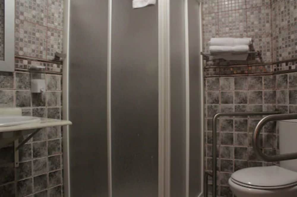 NCH Hotel Torremolinos Standard Twin Room 5