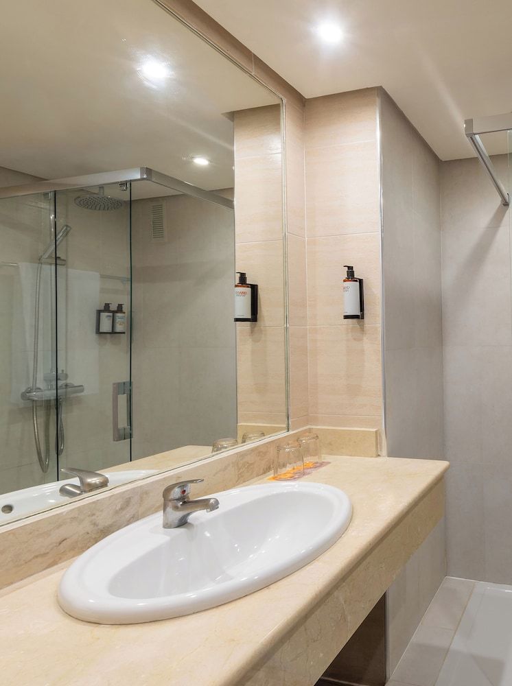 Ocean House Costa del Sol, Affiliated by Meliá Suite Premium Front Sea View (2+2) 4