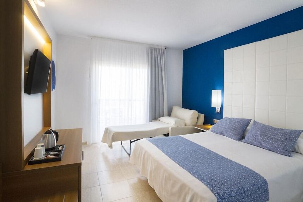 Family Triple Room, Sea View