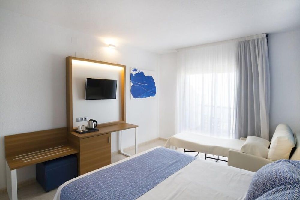 Family Triple Room, Partial Sea View (2 adults and 1 child)
