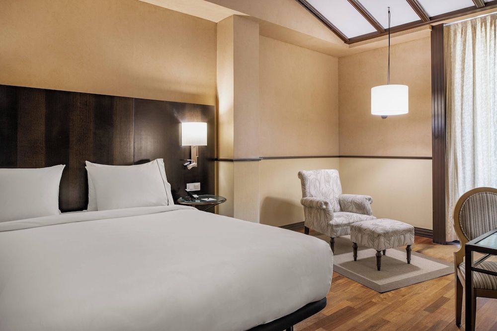 Superior Room, 1 King Bed, Non Smoking